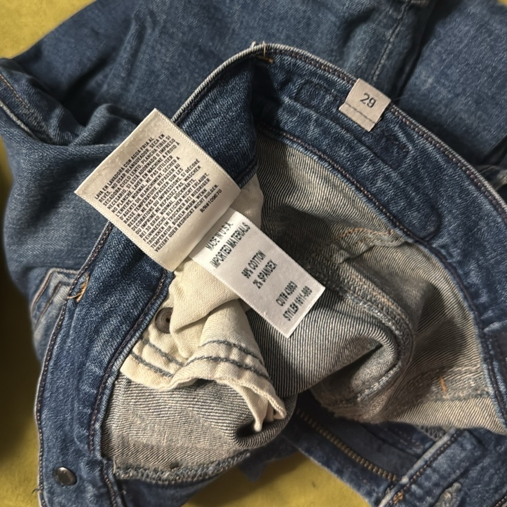 CITIZENS OF HUMANITY Chrissy uber high rise skinny
In Flicker
Size 29
EUC 84 - Picture 11 of 12